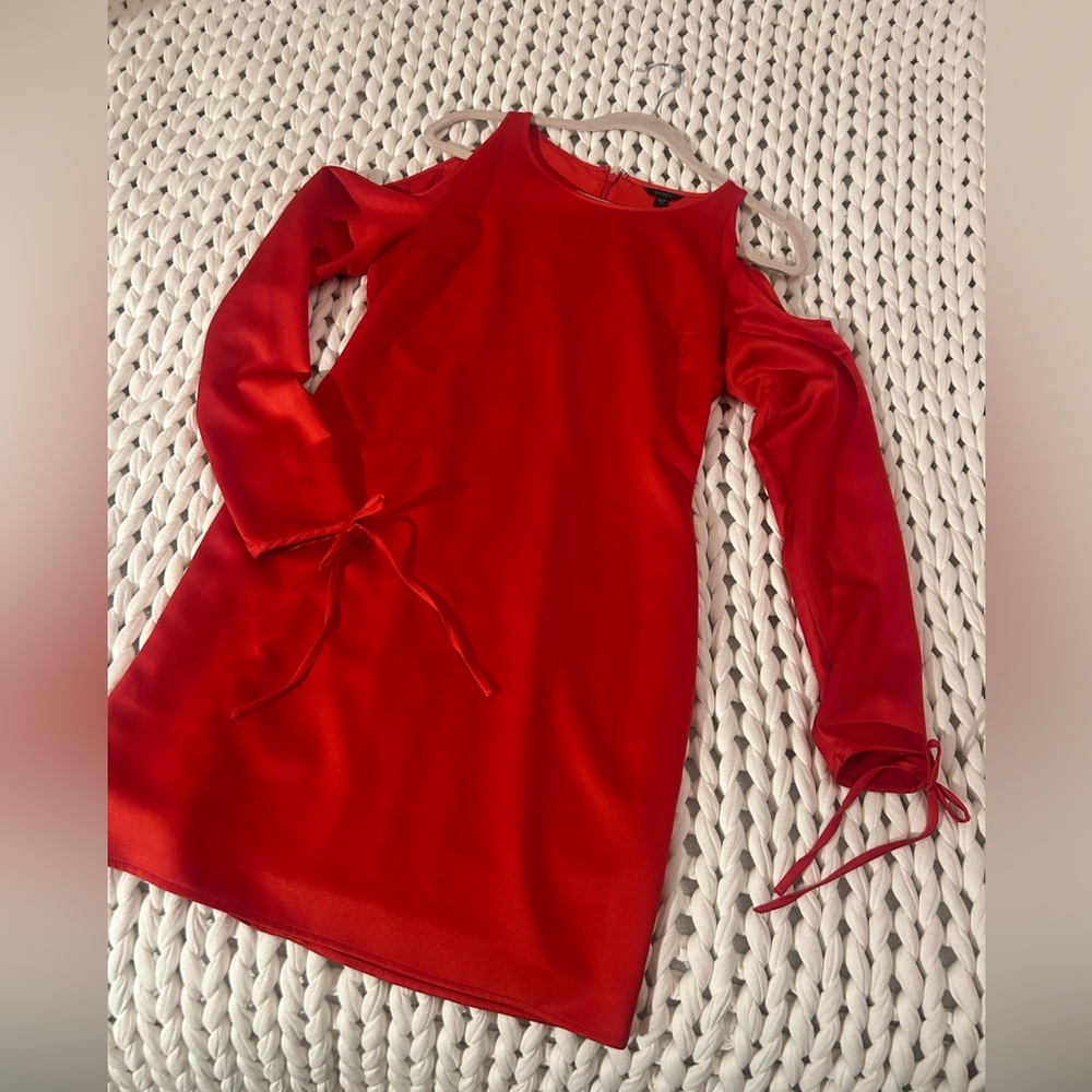 New! GUESS Sexy Date Night, Red Cold Shoulder Dress